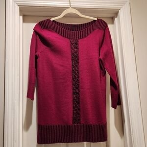 Cable & Gauge marled knit detailed sweater  in Magenta side slits 3/4 sleeve